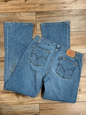 LEVI’S Vintage 525 Mid-wash Low-rise Bootcut Jeans | Size 8